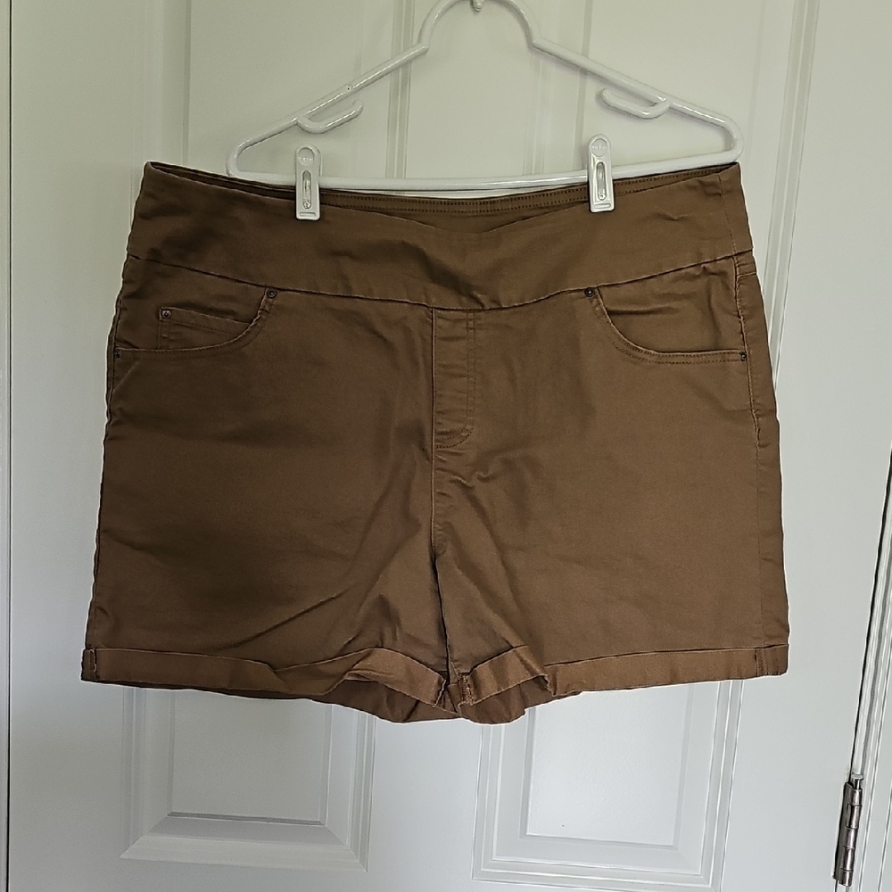 Time and Tru Brown Pull-on Shorts Casual Style